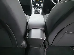 Used 2018 Vauxhall Astra Sri Red - Interior and Exterior details 12