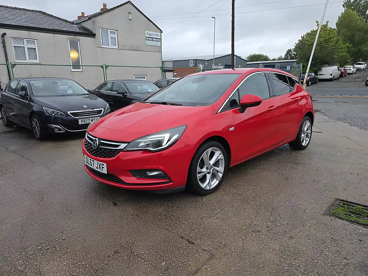 Used 2018 Vauxhall Astra Sri Red - Interior and Exterior details 3