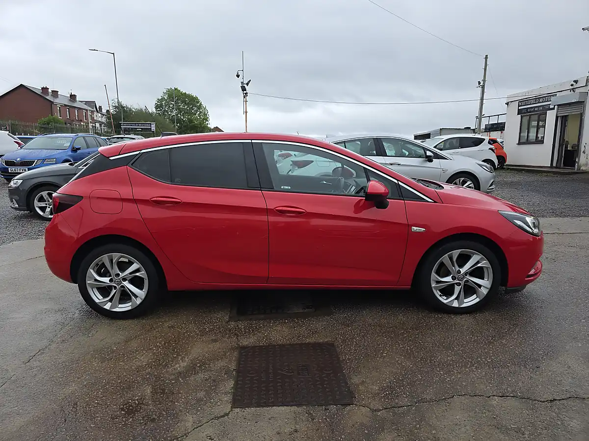 Used 2018 Vauxhall Astra Sri Red - Interior and Exterior details 5