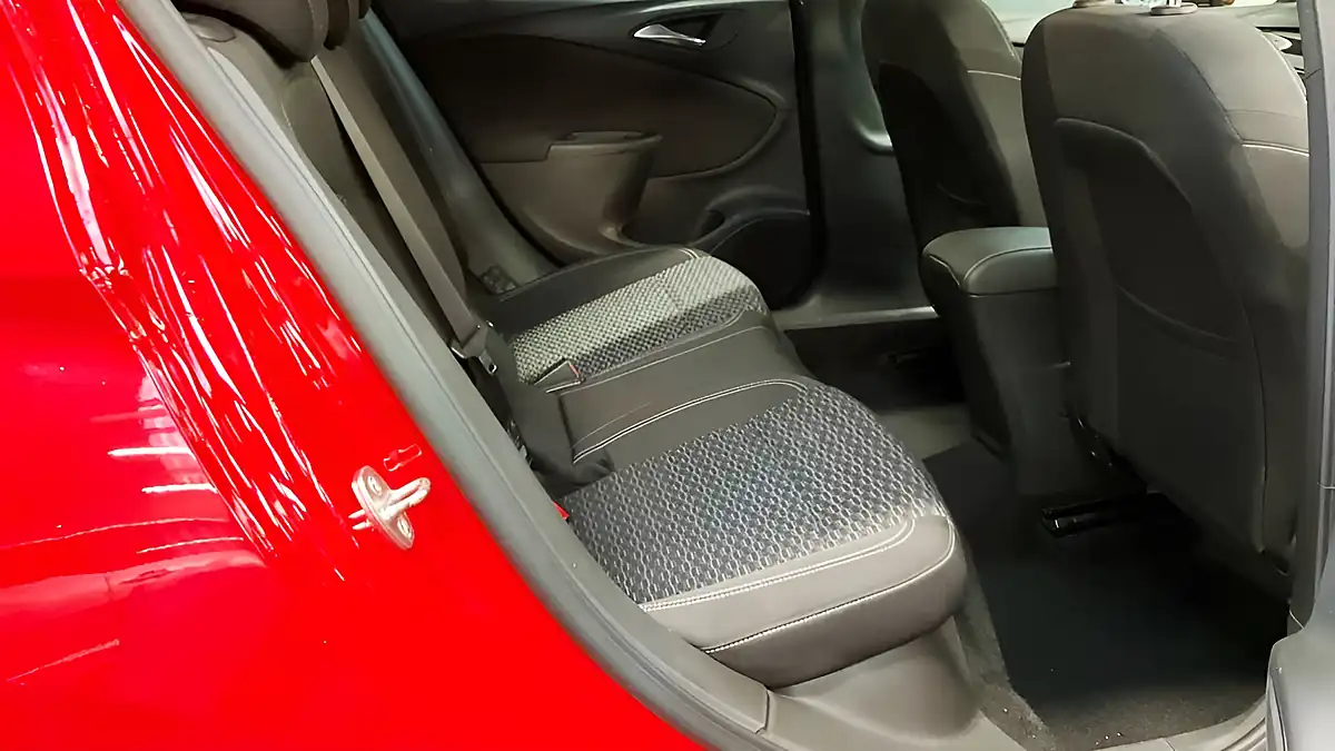 Used 2018 Vauxhall Astra Sri Red - Interior and Exterior details 10