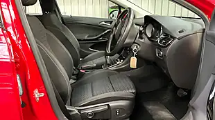 Used 2018 Vauxhall Astra Sri Red - Interior and Exterior details 9