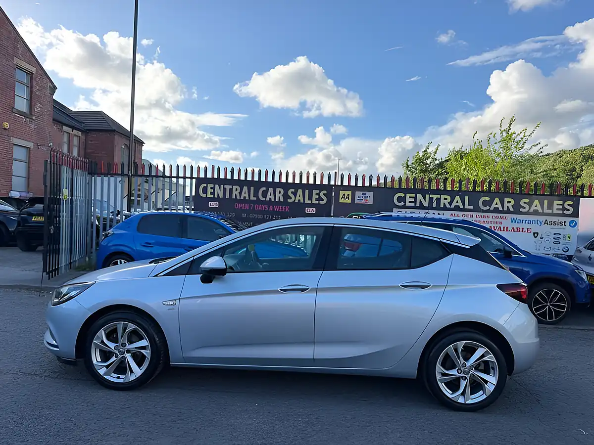 Used 2018 Vauxhall Astra Sri Silver - Interior and Exterior details 11