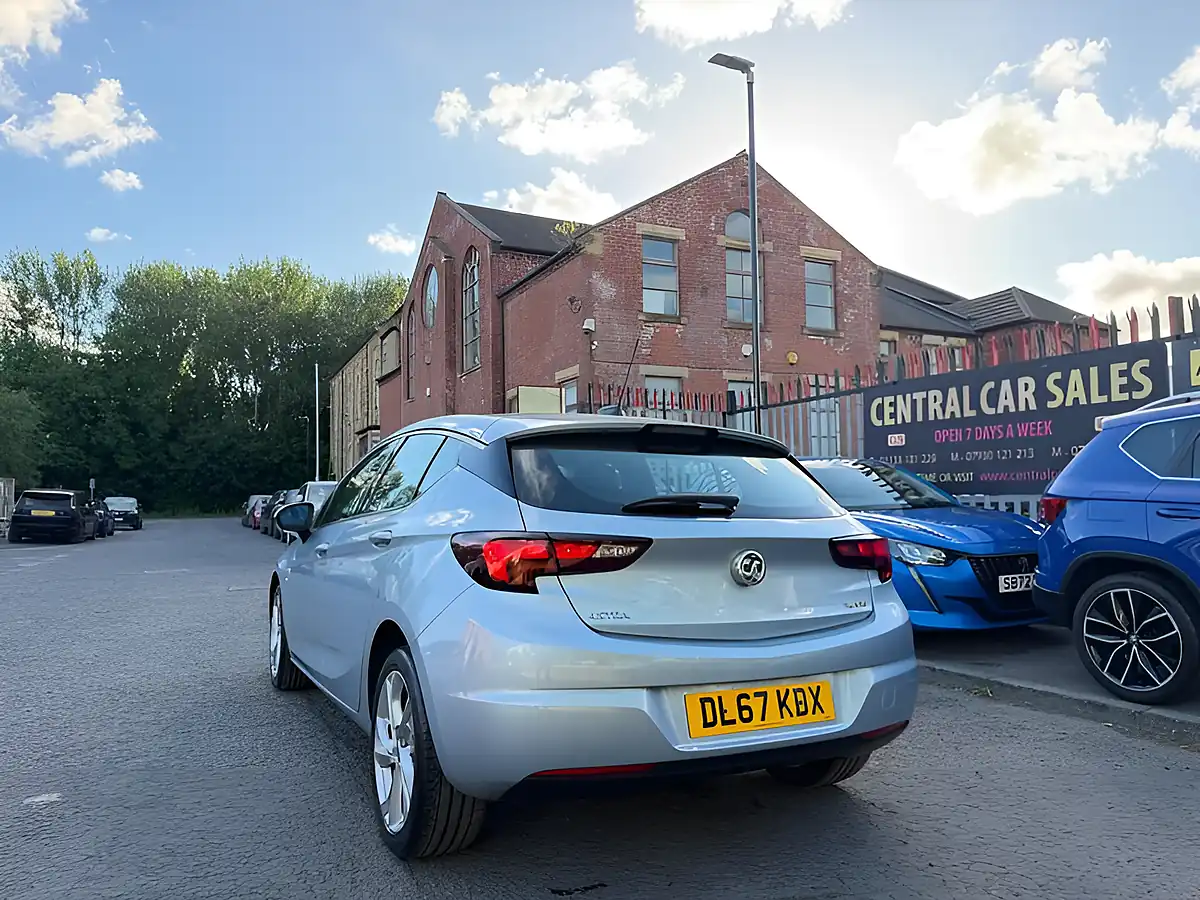Used 2018 Vauxhall Astra Sri Silver - Interior and Exterior details 12