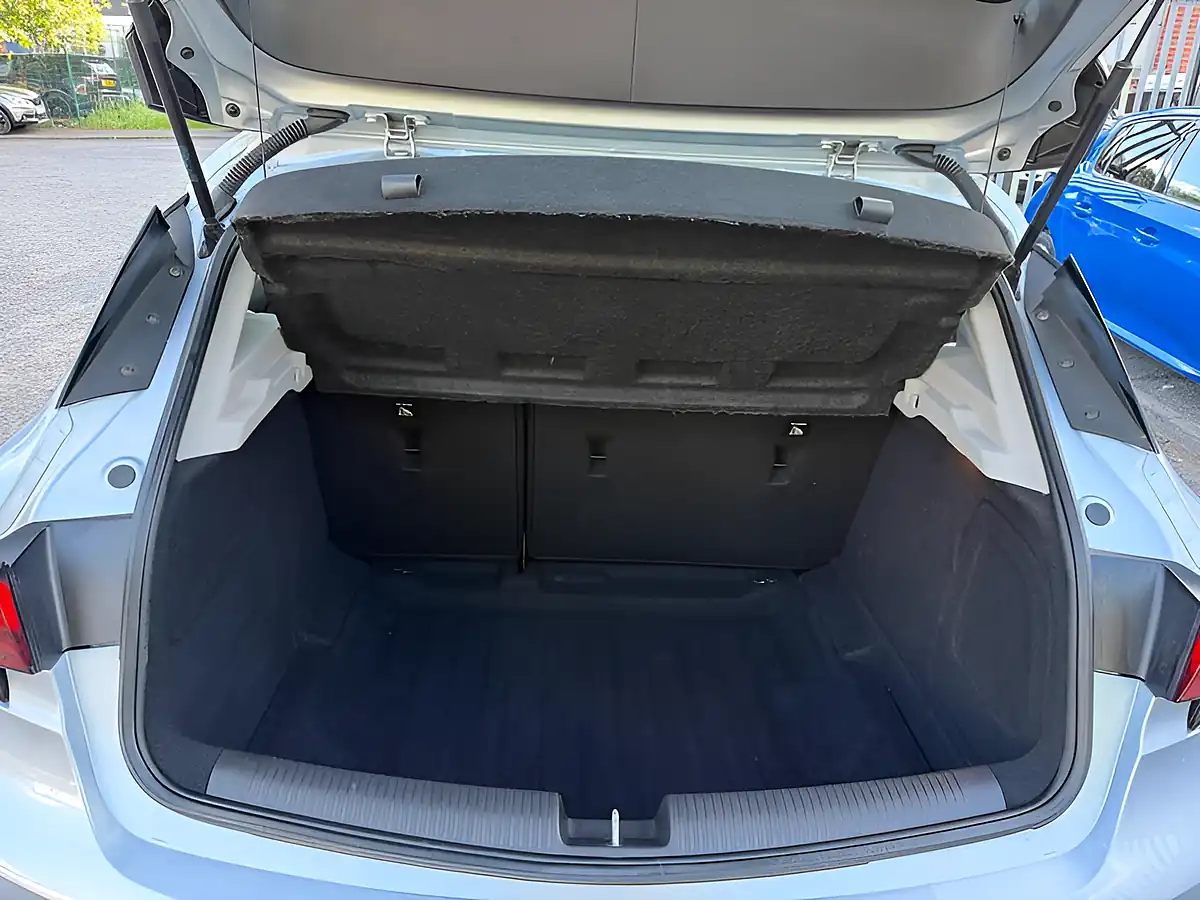 Used 2018 Vauxhall Astra Sri Silver - Interior and Exterior details 13