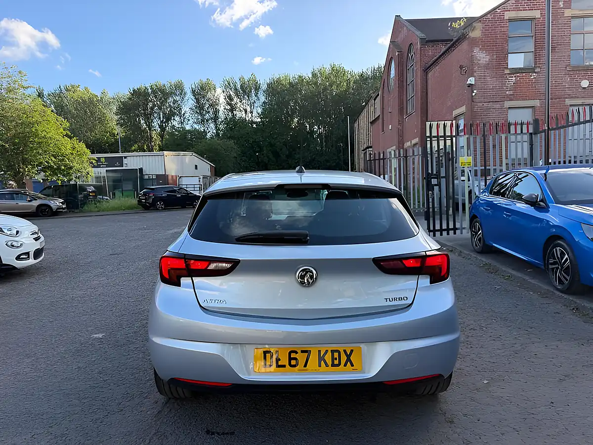 Used 2018 Vauxhall Astra Sri Silver - Interior and Exterior details 15