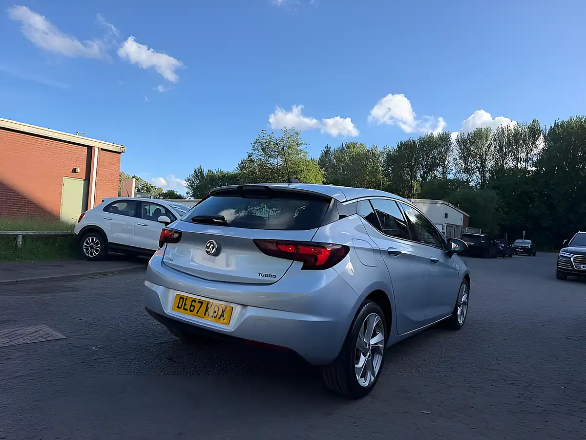 Used 2018 Vauxhall Astra Sri Silver - Interior and Exterior details 17