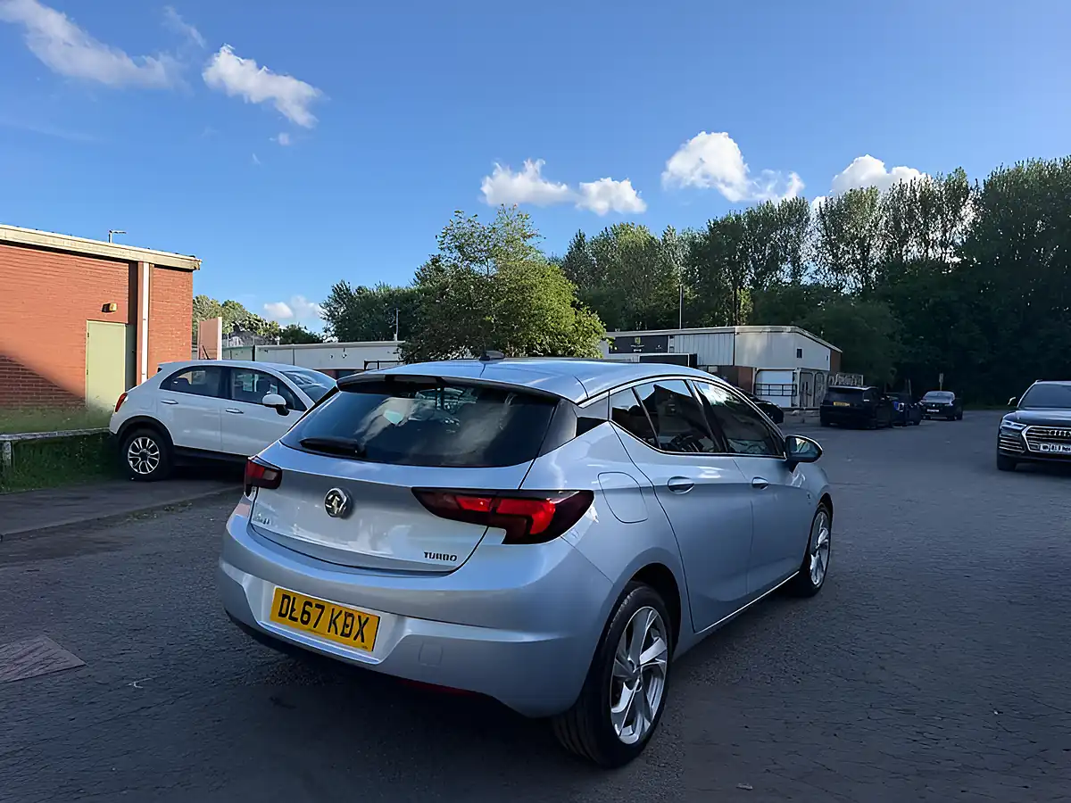 Used 2018 Vauxhall Astra Sri Silver - Interior and Exterior details 18