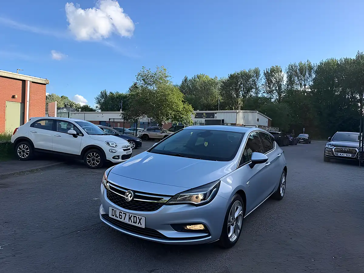 Used 2018 Vauxhall Astra Sri Silver - Interior and Exterior details 2