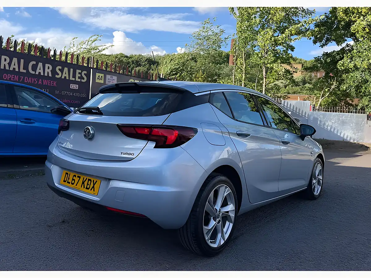 Used 2018 Vauxhall Astra Sri Silver - Interior and Exterior details 7
