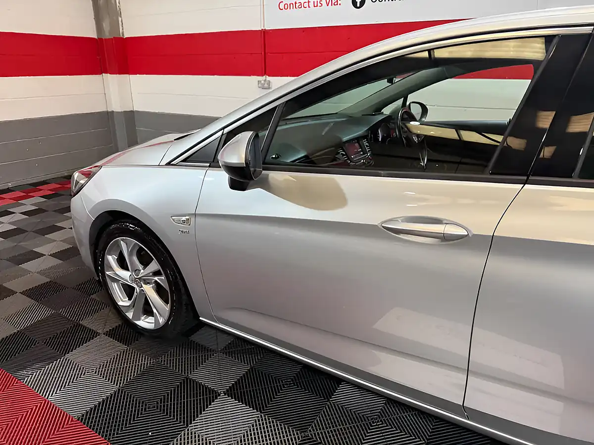 Used 2018 Vauxhall Astra Sri Silver - Interior and Exterior details 17