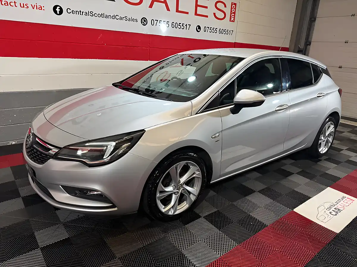 Used 2018 Vauxhall Astra Sri Silver - Interior and Exterior details 6