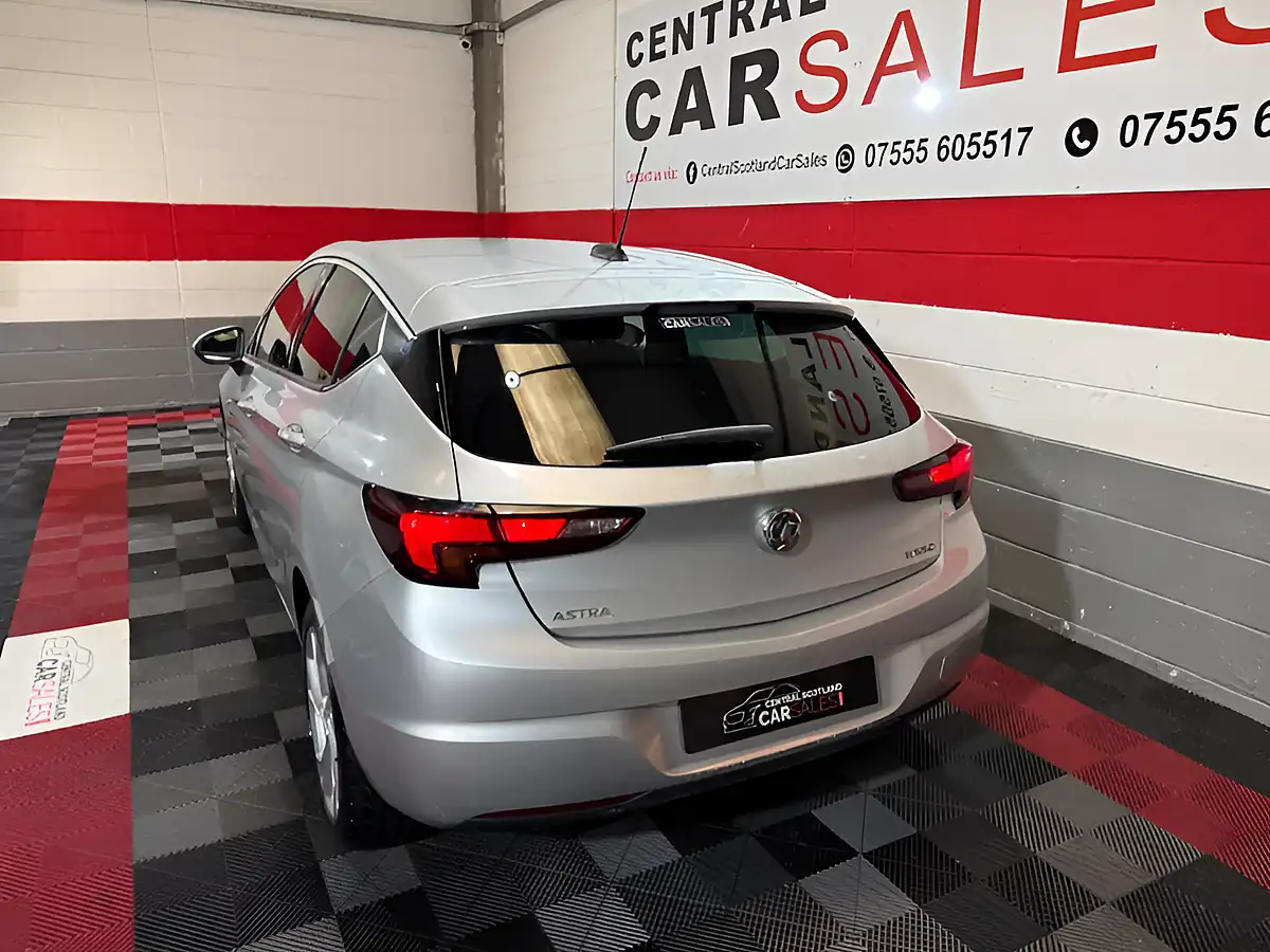Used 2018 Vauxhall Astra Sri Silver - Interior and Exterior details 8