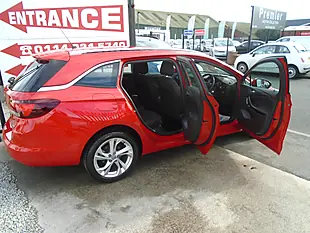 Used 2018 Vauxhall Astra Sri Sports Tourer Red - Interior and Exterior details 8