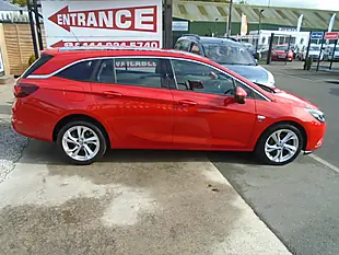 Used 2018 Vauxhall Astra Sri Sports Tourer Red - Interior and Exterior details 9