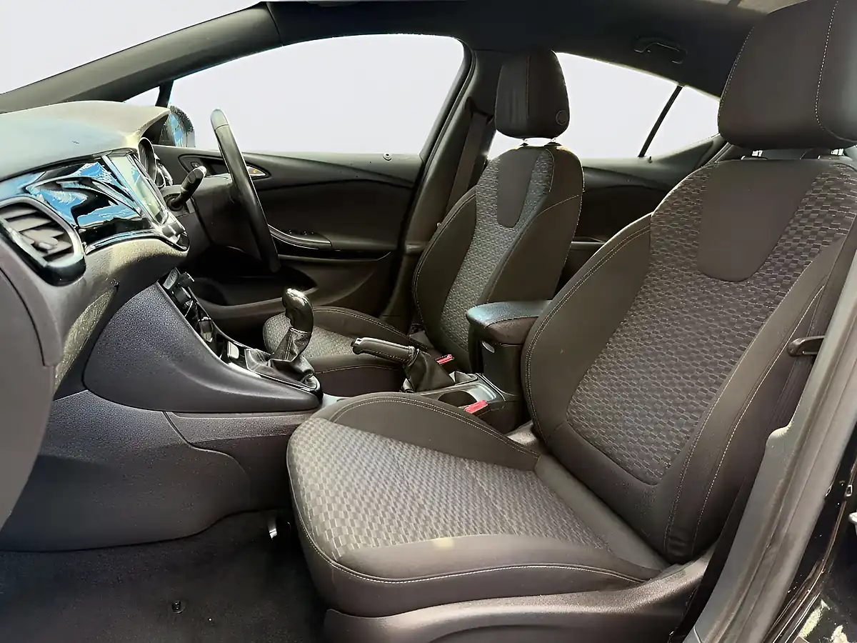 Used 2018 Vauxhall Astra Sri Vx Line Nav Black - Interior and Exterior details 12