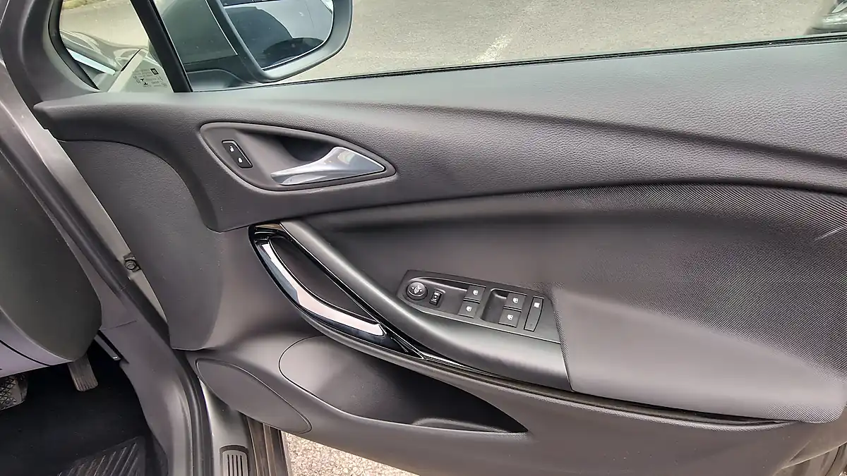 Used 2018 Vauxhall Astra Sri Vx Line Nav Grey - Interior and Exterior details 13