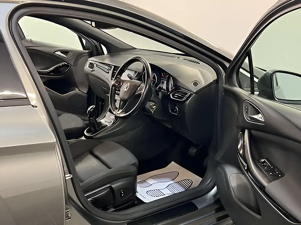 Used 2018 Vauxhall Astra Sri Vx-Line Nav Grey - Interior and Exterior details 11