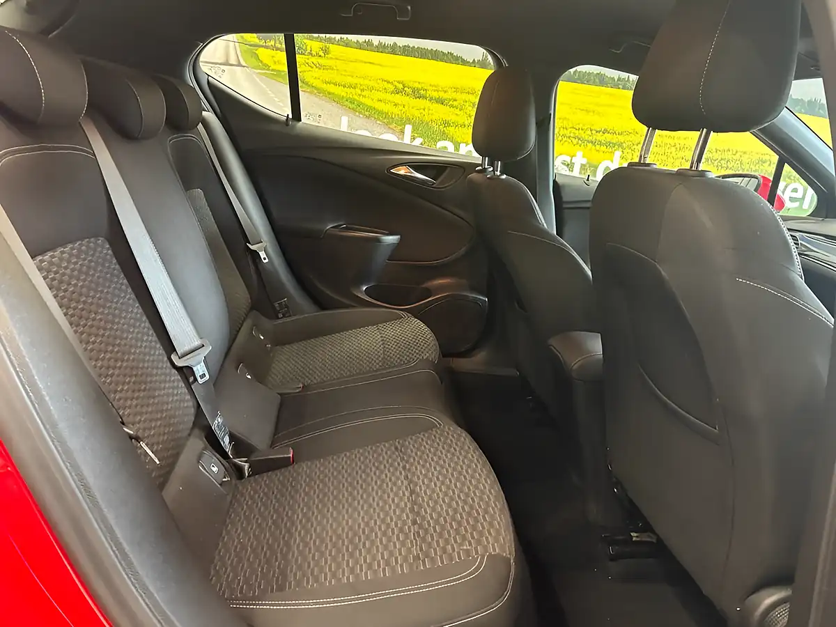 Used 2018 Vauxhall Astra Sri Vx Line Nav Red - Interior and Exterior details 17