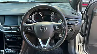 Used 2018 Vauxhall Astra Sri Vx Line Silver - Interior and Exterior details 11