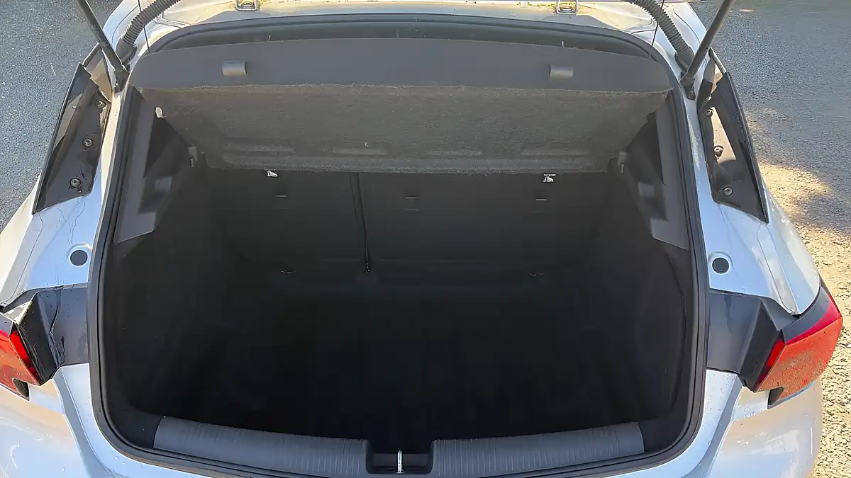 Used 2018 Vauxhall Astra Sri Vx Line Silver - Interior and Exterior details 15