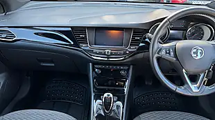 Used 2018 Vauxhall Astra Sri Vx Line Silver - Interior and Exterior details 7