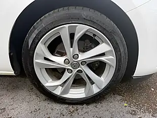 Used 2018 Vauxhall Astra Sri White - Interior and Exterior details 10