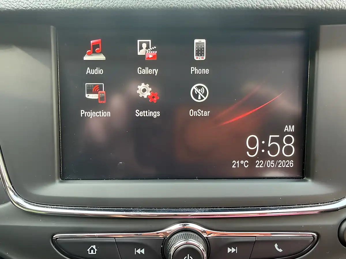 Used 2018 Vauxhall Astra Sri White - Interior and Exterior details 18
