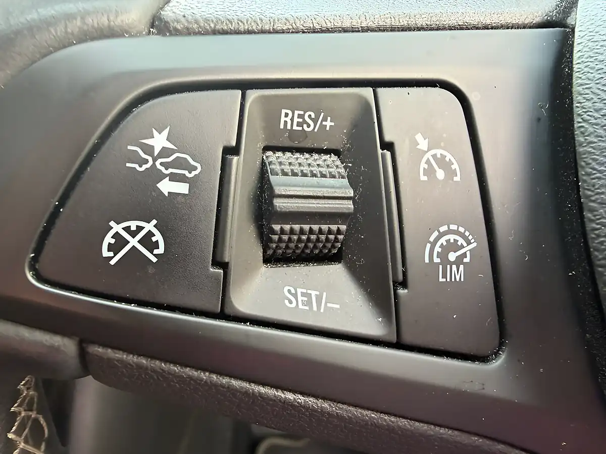 Used 2018 Vauxhall Astra Sri White - Interior and Exterior details 20