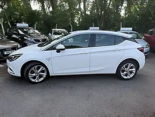 Used 2018 Vauxhall Astra Sri White - Interior and Exterior details 3