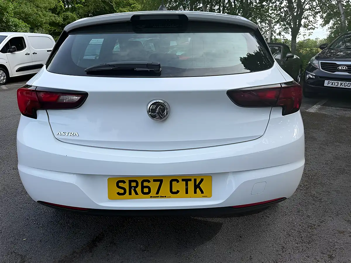 Used 2018 Vauxhall Astra Sri White - Interior and Exterior details 5