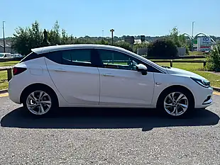 Used 2018 Vauxhall Astra Sri White - Interior and Exterior details 12