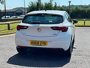 Used 2018 Vauxhall Astra Sri White - Interior and Exterior details 15