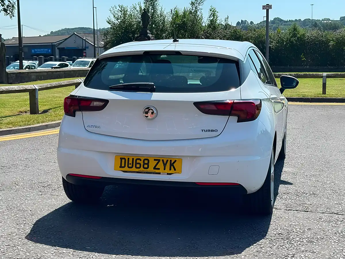 Used 2018 Vauxhall Astra Sri White - Interior and Exterior details 15