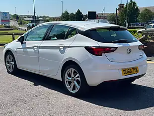 Used 2018 Vauxhall Astra Sri White - Interior and Exterior details 17