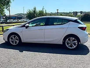 Used 2018 Vauxhall Astra Sri White - Interior and Exterior details 18
