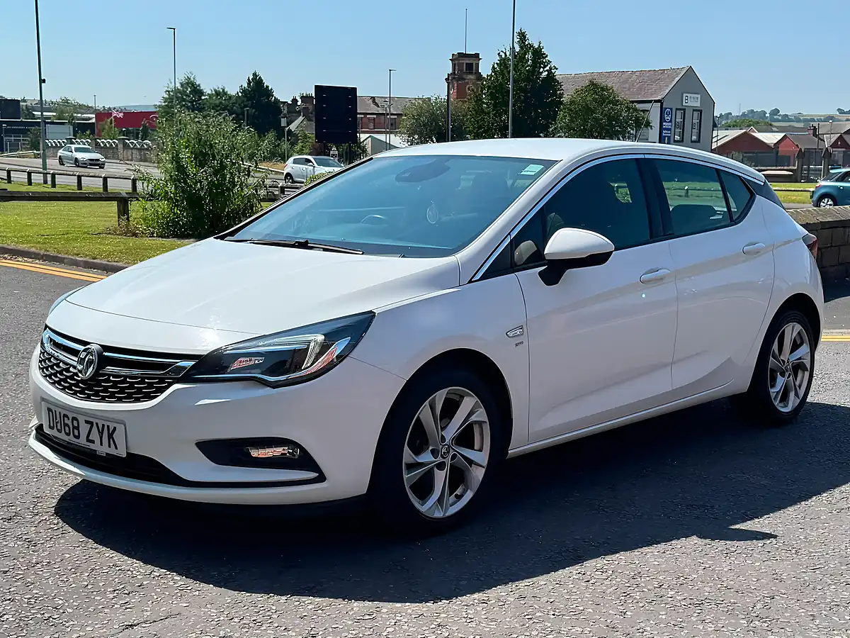 Used 2018 Vauxhall Astra Sri White - Interior and Exterior details 20