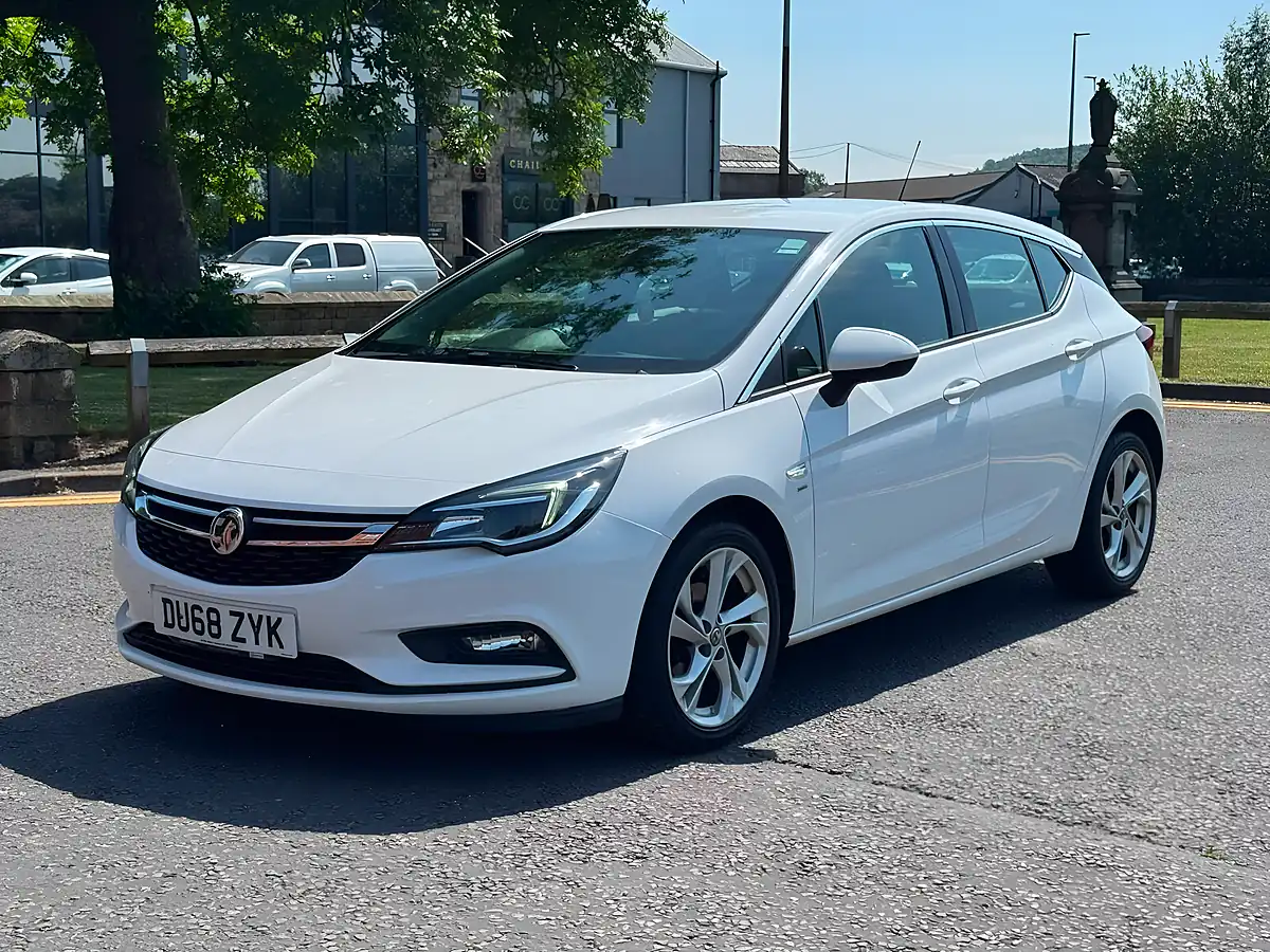Used 2018 Vauxhall Astra Sri White - Interior and Exterior details 3