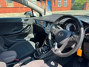 Used 2018 Vauxhall Astra Sri White - Interior and Exterior details 4