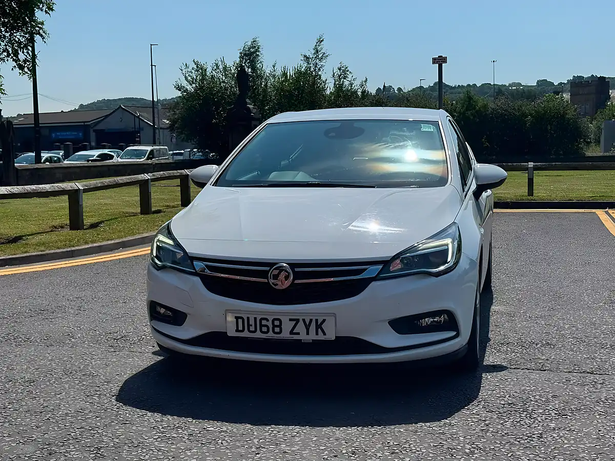 Used 2018 Vauxhall Astra Sri White - Interior and Exterior details 6
