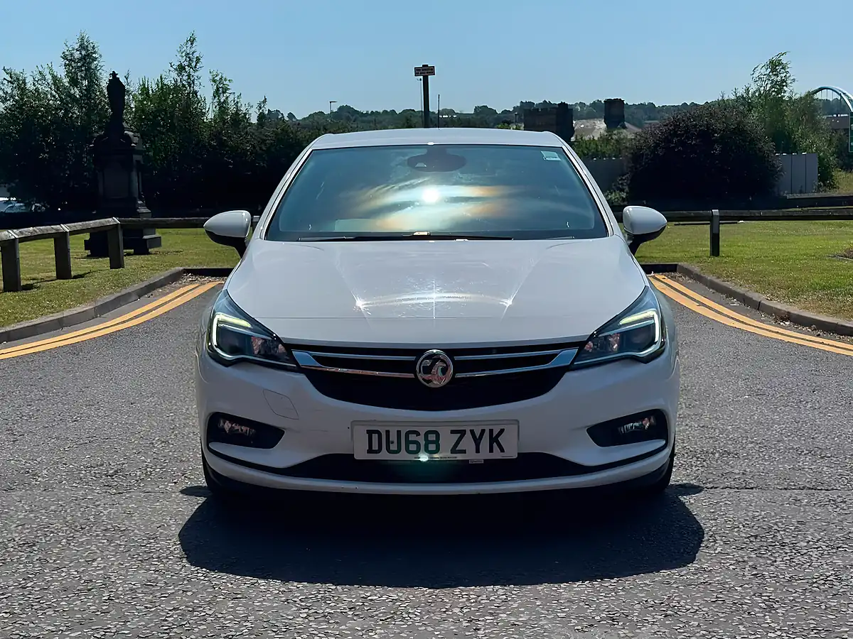 Used 2018 Vauxhall Astra Sri White - Interior and Exterior details 7