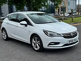Used 2018 Vauxhall Astra Sri White - Interior and Exterior details 11
