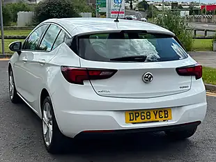 Used 2018 Vauxhall Astra Sri White - Interior and Exterior details 16