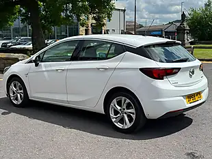 Used 2018 Vauxhall Astra Sri White - Interior and Exterior details 18
