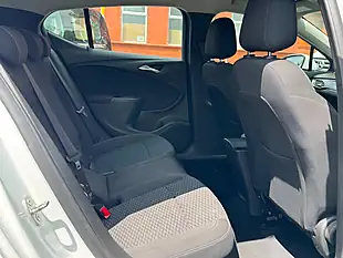 Used 2018 Vauxhall Astra Sri White - Interior and Exterior details 2
