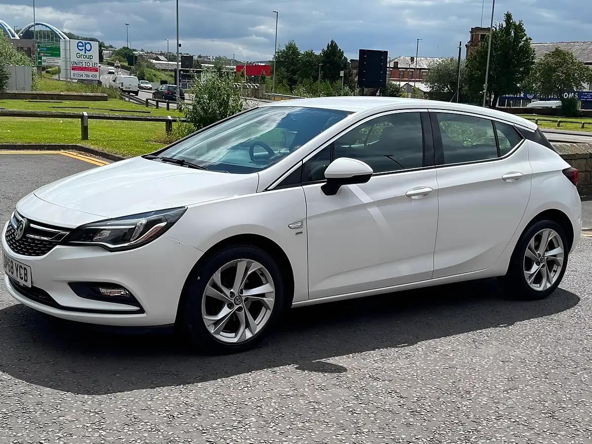 Used 2018 Vauxhall Astra Sri White - Interior and Exterior details 20