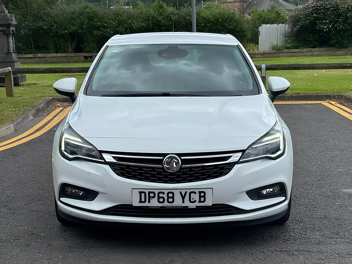 Used 2018 Vauxhall Astra Sri White - Interior and Exterior details 7