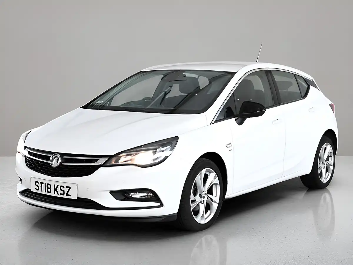 Used 2018 Vauxhall Astra Sri White - Interior and Exterior details 3