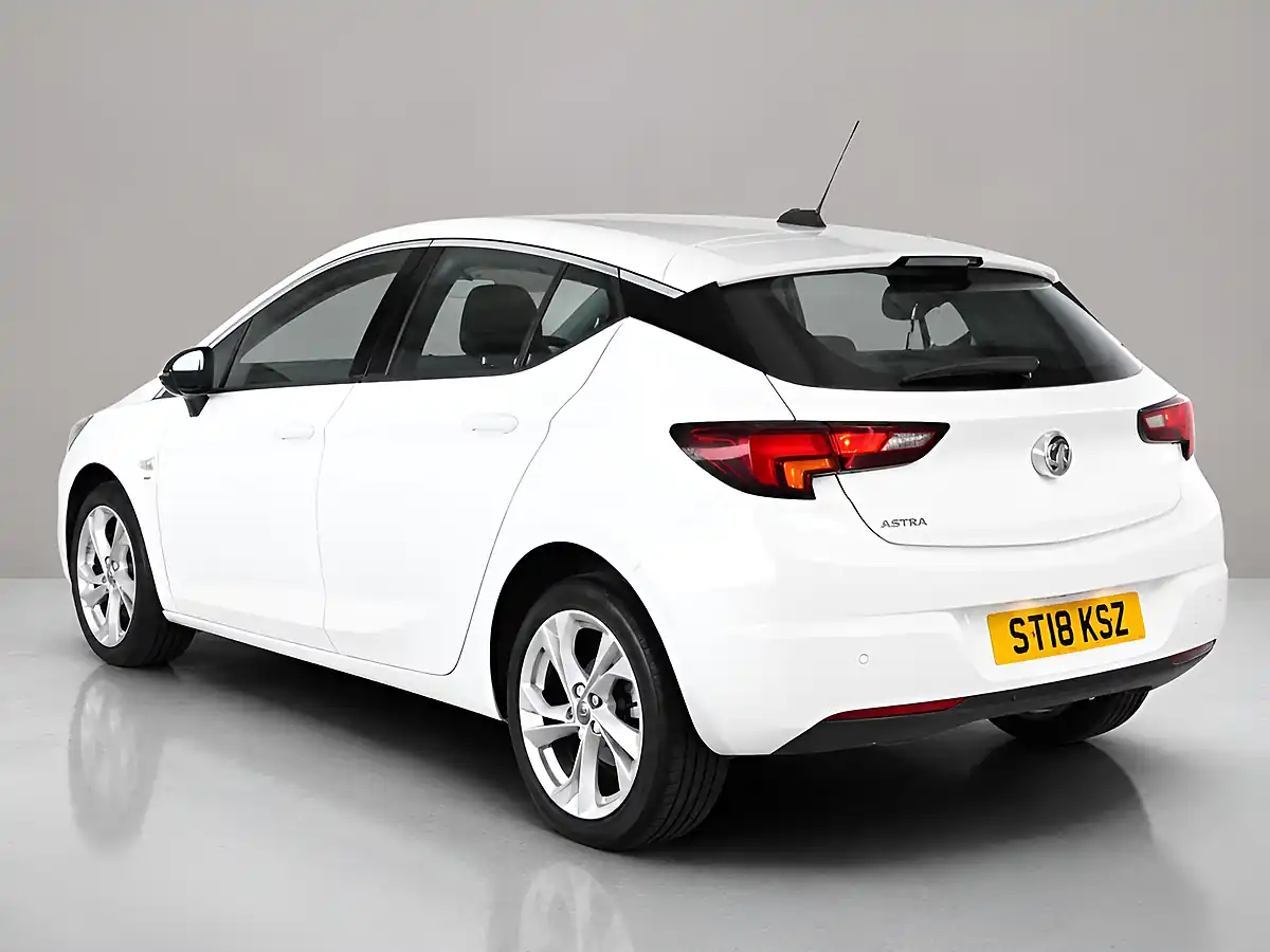 Used 2018 Vauxhall Astra Sri White - Interior and Exterior details 4