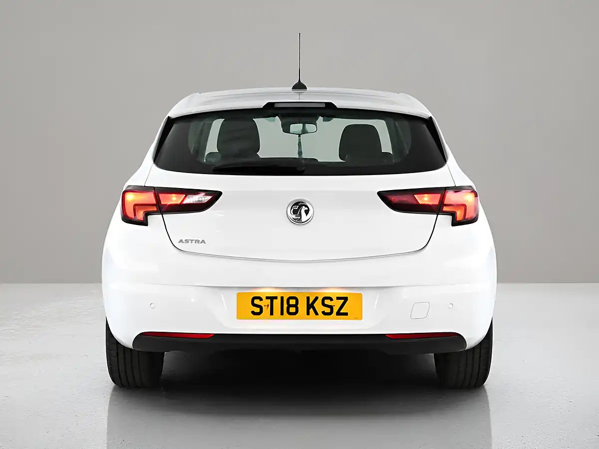 Used 2018 Vauxhall Astra Sri White - Interior and Exterior details 6