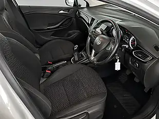 Used 2018 Vauxhall Astra Sri White - Interior and Exterior details 7